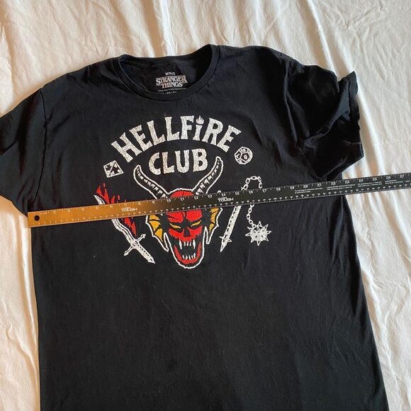 Netflix Stranger Things T-Shirt Men's Size XL Color Black Hellfire Club Graphic - Picture 8 of 12